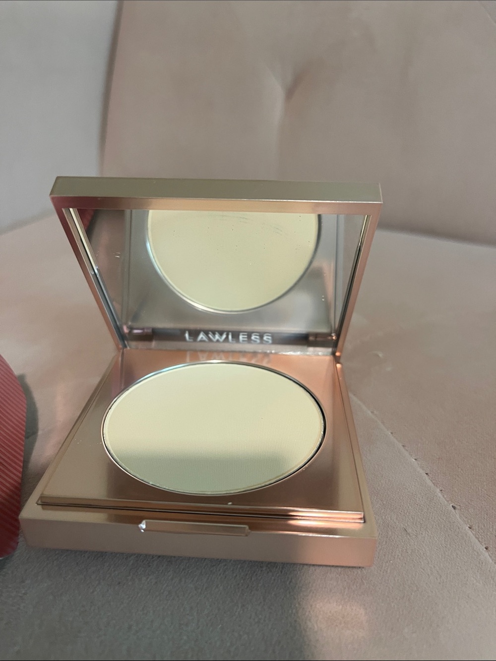 LAWLESS Perfecting Powder Boxed Compact - Rose Metallic - Picture 3 of 3